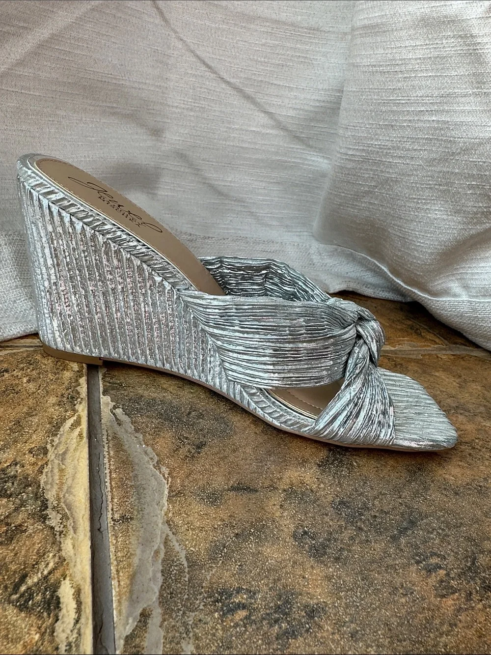 Jewel Badgley Mischka Metallic Silver Knotted Wedge Sandals